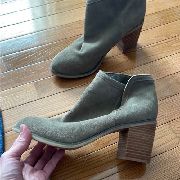 Urban outfitters Women's Suede Ankle Boots 9 - Picture 3 of 8